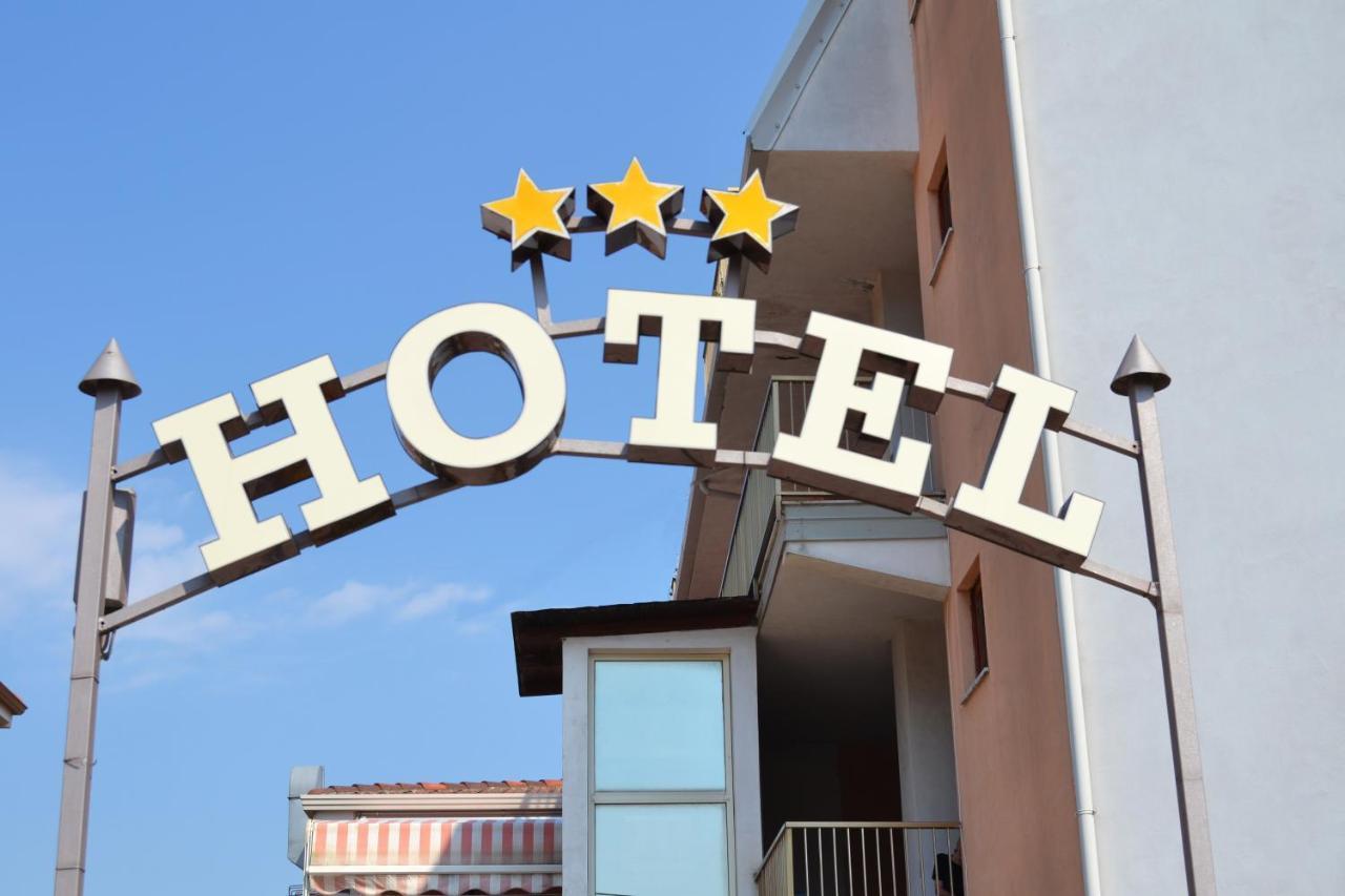 Hotel Ristorante L'Avvenire 기제리아 외부 사진