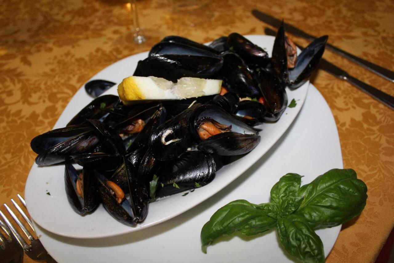 Hotel Ristorante L'Avvenire 기제리아 외부 사진